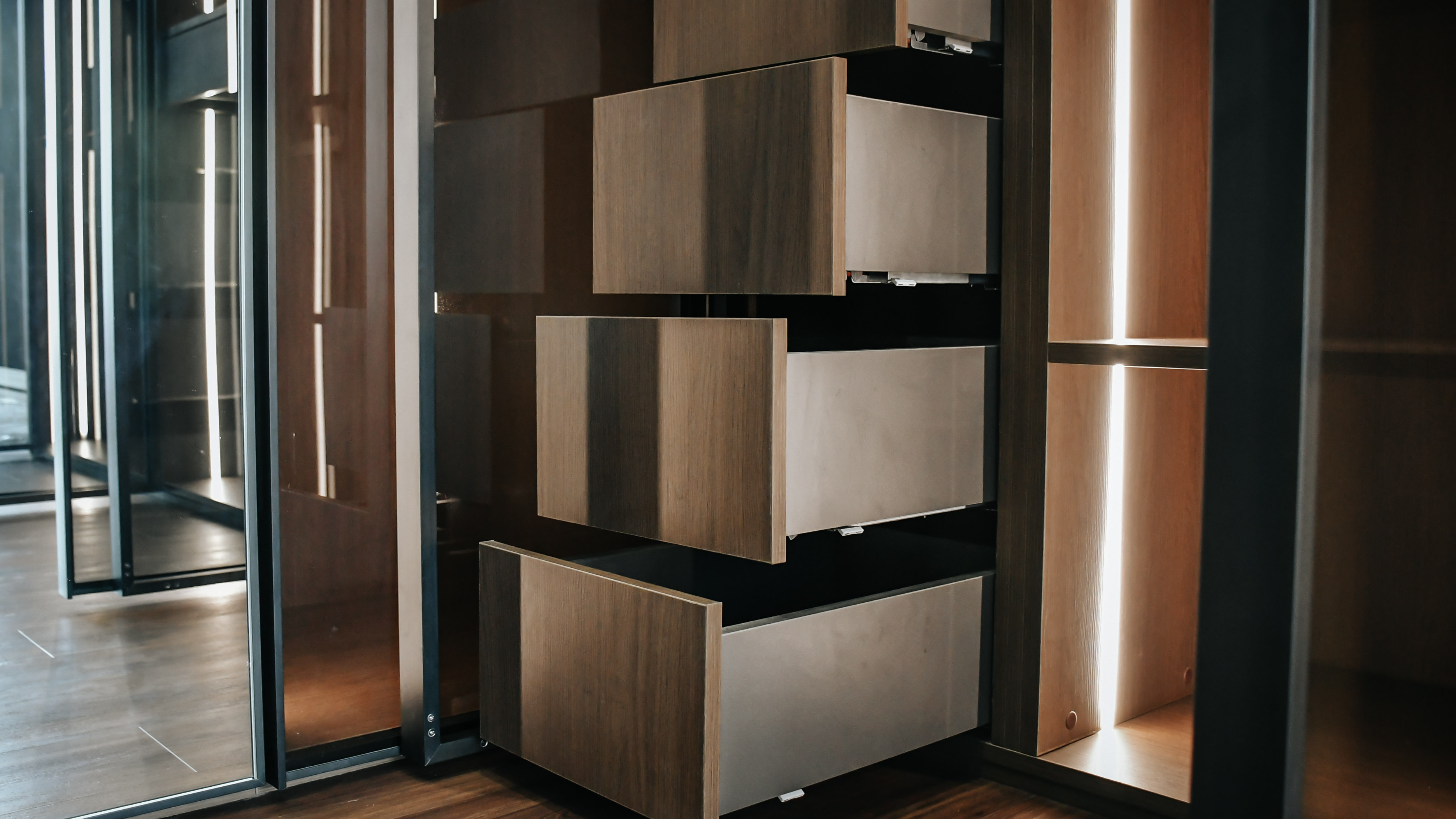 Custom Wardrobe Jakarta
